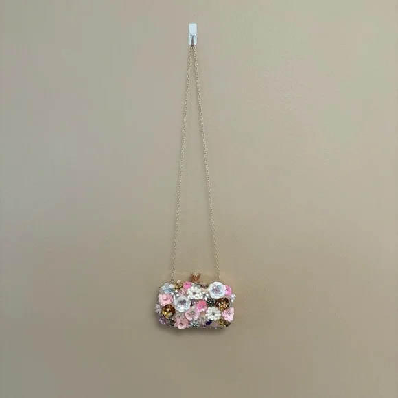 Gala Floral Embellished Chain Bag - Picture 4 of 11
